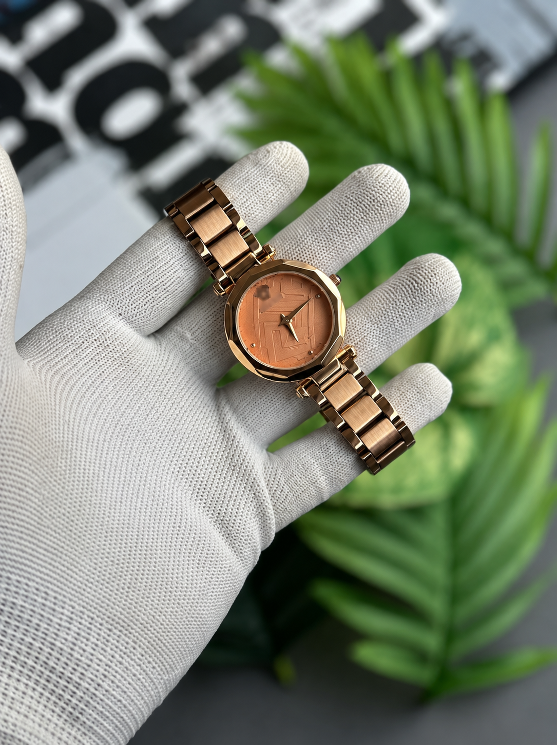 Versace Luxury Rose Gold Women’s Analog Wrist Watch – Elegant Stainless Steel Bracelet