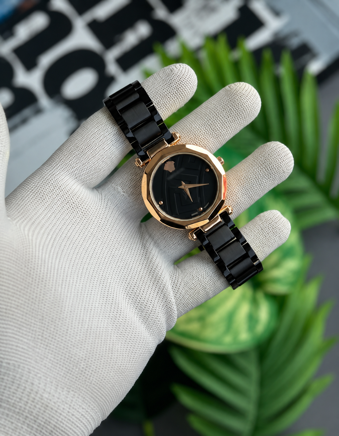 Versace Luxury Rose Gold Women’s Analog Wrist Watch – Elegant Stainless Steel Bracelet